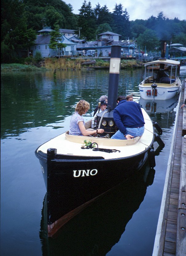 Steamboat Uno - Picture 1